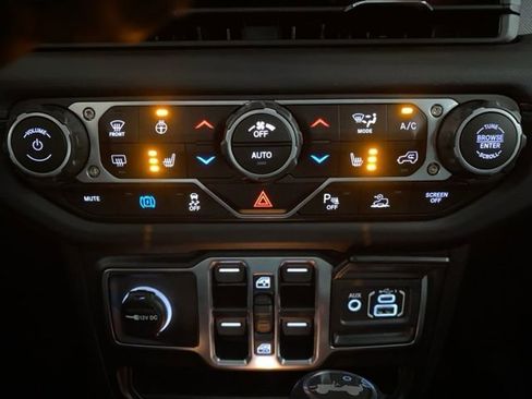 Used 2025 Jeep Wrangler Unlimited Sahara w/ Safety Group image 55