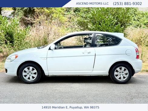 Used 2009 Hyundai Accent GS w/ Premium Pkg 3 FWD image 2