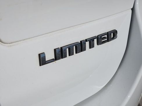 Used 2022 Jeep Grand Cherokee L Limited image 13