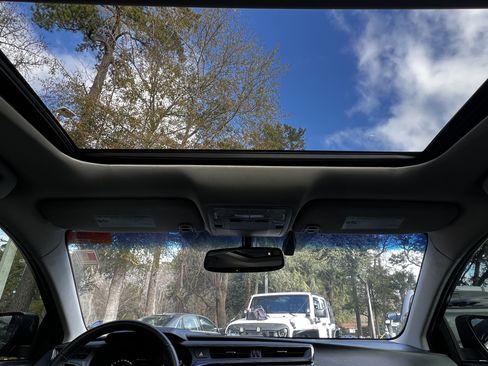 Used 2015 Toyota Avalon XLE Touring image 38