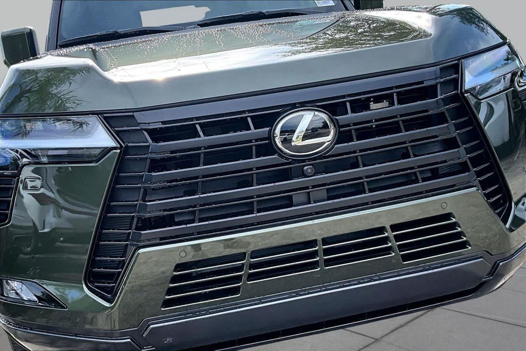 Used 2026 Lexus GX 550 w/ Cold Area Package AWD/4WD image 30