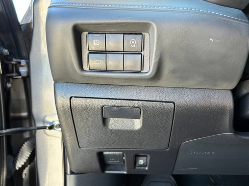 Used 2023 Toyota Highlander XLE FWD image 13