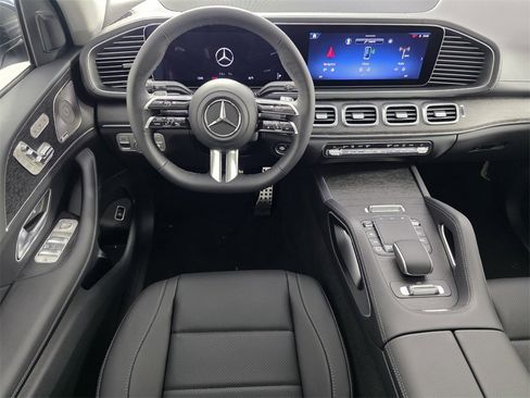 New 2026 Mercedes-Benz GLS 450 4MATIC image 10