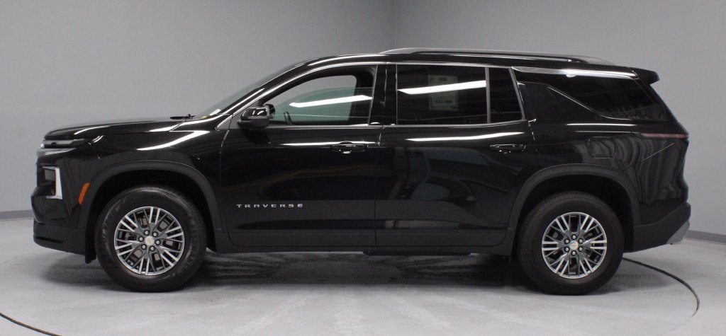 Used 2025 Chevrolet Traverse LT AWD/4WD image 8