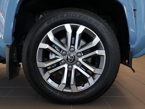 Used 2026 Toyota 4Runner Limited AWD/4WD image 14
