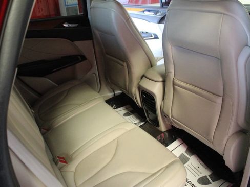 Used 2019 Lincoln MKC Select w/ Select Plus Package image 10