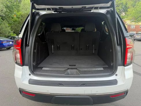 Used 2021 Chevrolet Suburban RST RWD image 6
