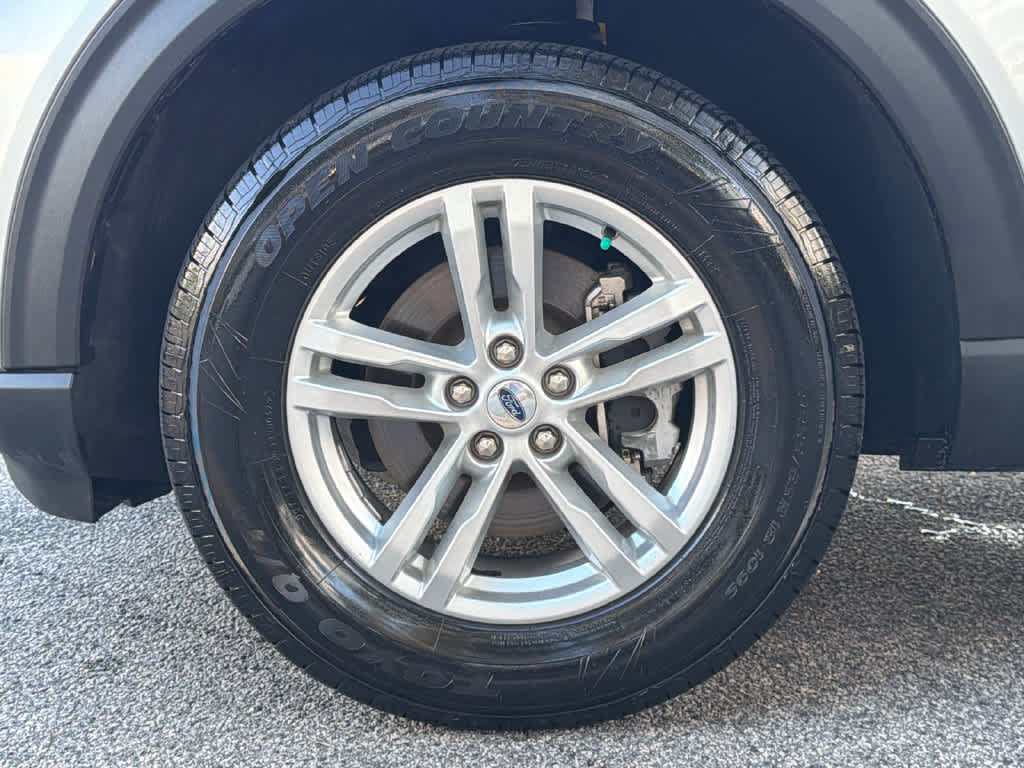 Certified 2023 Ford Explorer XLT RWD image 11