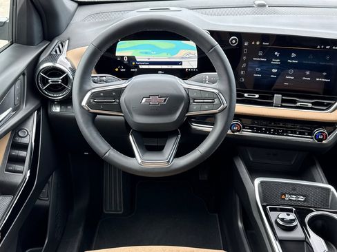 New 2025 Chevrolet Equinox ACTIV w/ Safety and Technology Package image 14