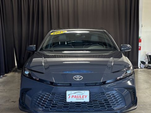 Certified 2025 Toyota Camry SE image 3