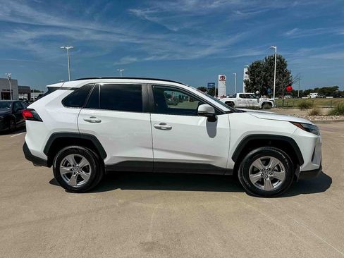 Used 2025 Toyota RAV4 XLE FWD image 2