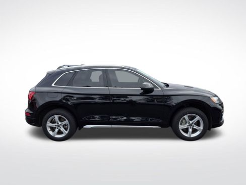 Used 2023 Audi Q5 2.0T Premium w/ Convenience Package image 4
