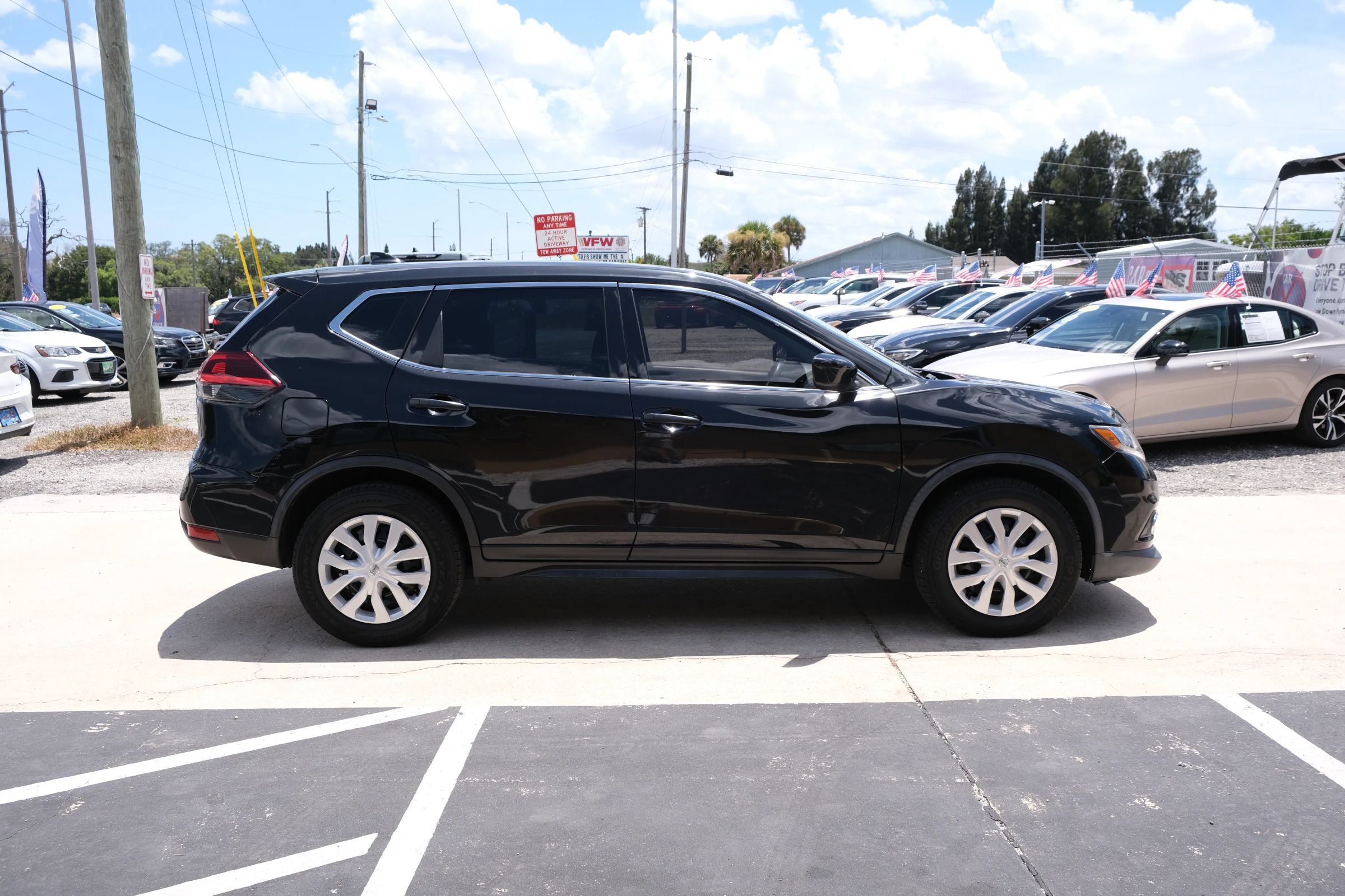 Used 2020 Nissan Rogue S FWD image 4