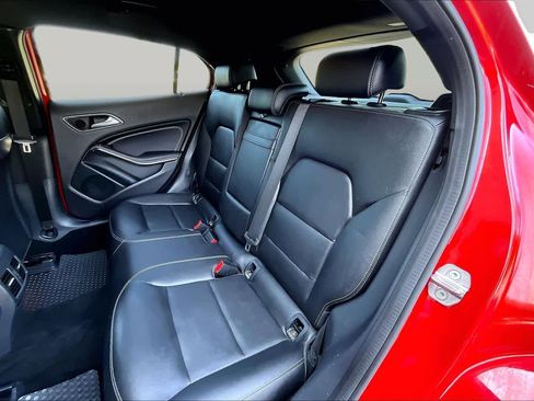 Used 2018 Mercedes-Benz GLA 250 4MATIC image 21
