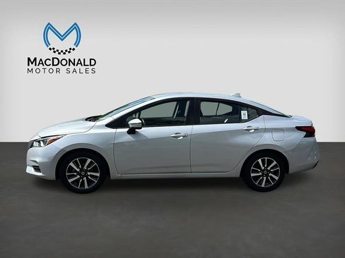 Used 2021 Nissan Versa SV image 4