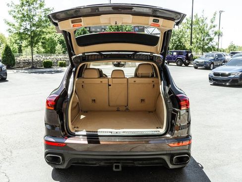 Used 2016 Porsche Cayenne AWD/4WD image 34