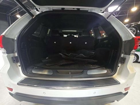Used 2018 Jeep Grand Cherokee Limited AWD/4WD image 17
