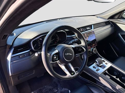 Used 2023 Jaguar F-PACE R-Dynamic S image 9