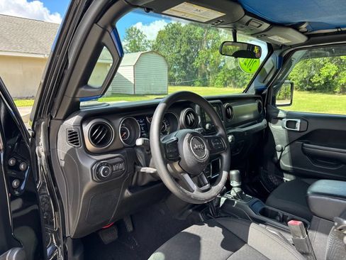 Used 2021 Jeep Wrangler Unlimited Sport AWD/4WD image 11