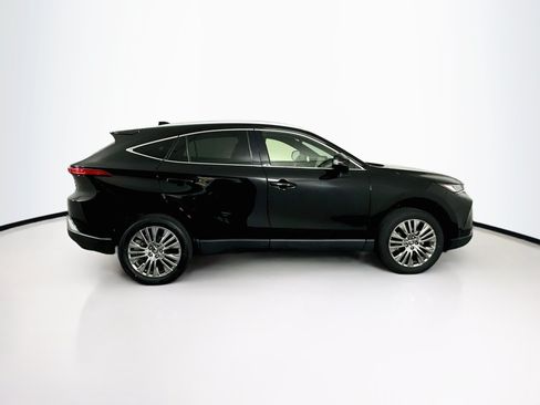 Used 2022 Toyota Venza XLE AWD/4WD image 10