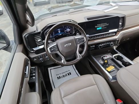 Used 2024 Chevrolet Silverado 1500 LT Trail Boss w/ Convenience Package II image 8