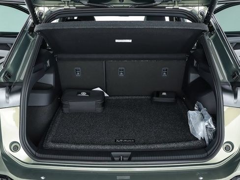 New 2026 Volkswagen Tiguan SE R-Line FWD image 29