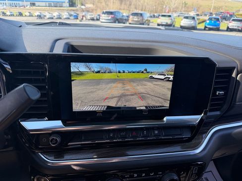 Used 2025 Chevrolet Silverado 2500 LT w/ Convenience Package image 19