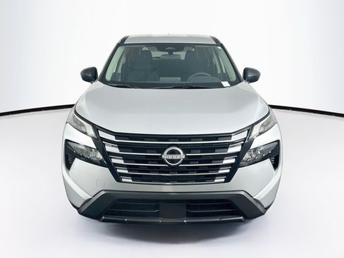 Used 2025 Nissan Rogue S FWD image 2