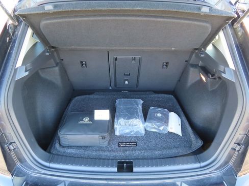 Used 2022 Volkswagen Taos SE image 18