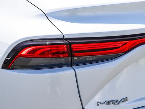 Used 2021 Toyota Mirai RWD image 11