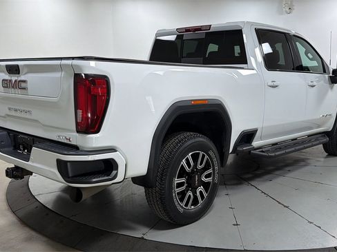 Used 2022 GMC Sierra 3500 AT4 w/ AT4 Preferred Package image 5