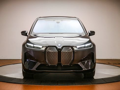 Certified 2024 BMW iX xDrive50 w/ Premium Package AWD/4WD image 7