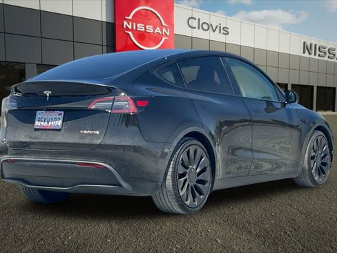 Used 2023 Tesla Model Y Performance AWD/4WD image 3