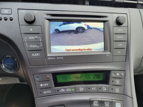 Used 2015 Toyota Prius Three image 27