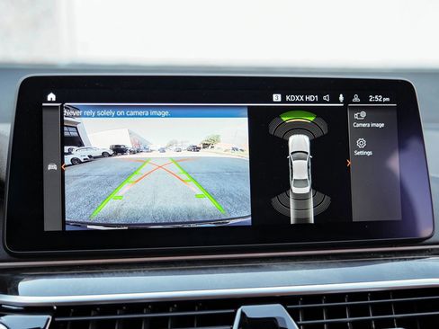 Used 2023 BMW 540i xDrive w/ Executive Package image 34