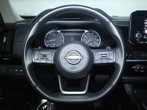 Used 2025 Nissan Pathfinder SV image 22