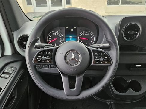 New 2024 Mercedes-Benz Sprinter 4500 image 18
