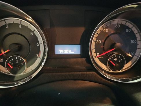 Used 2016 Dodge Grand Caravan SE image 9