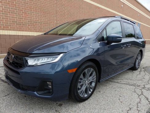 Used 2025 Honda Odyssey Touring image 1