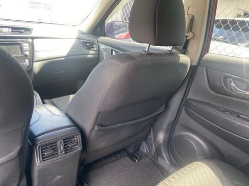 Used 2018 Nissan Rogue SV FWD image 10