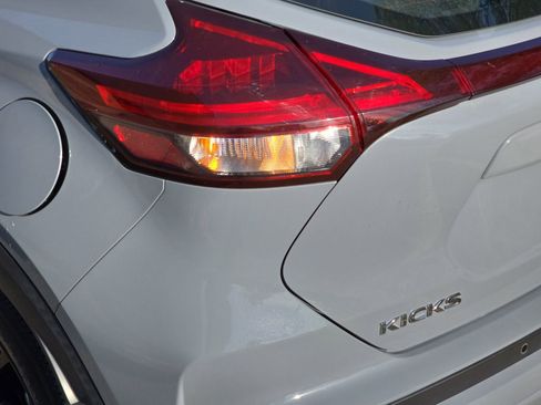 Used 2023 Nissan Kicks SR w/ SR Premium Package image 39