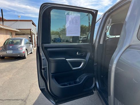 Used 2018 Nissan Titan PRO-4X w/ Pro-4x Convenience Package image 14