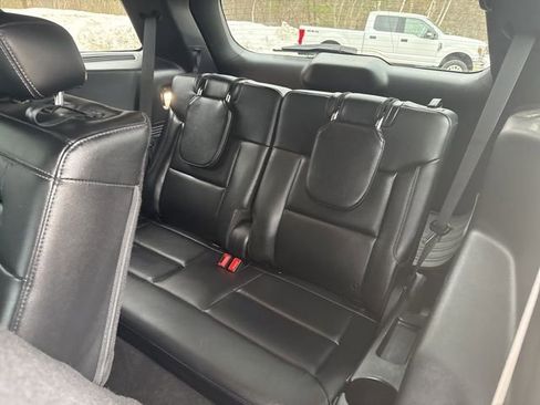 Used 2020 Ford Explorer XLT w/ Equipment Group 202A AWD/4WD image 22