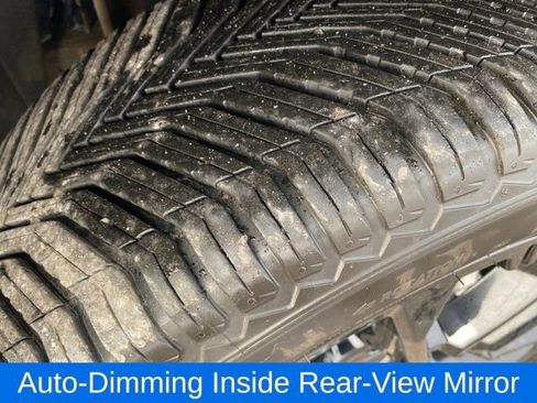 Used 2023 Chevrolet Suburban Premier image 25