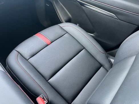 Used 2026 Chevrolet Traverse RS image 10