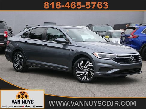 Used 2021 Volkswagen Jetta SEL FWD image 1