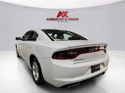Used 2020 Dodge Charger SXT w/ Leather Interior Group RWD image 4