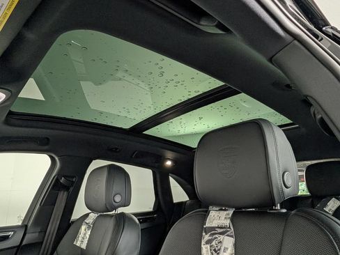 New 2026 Porsche Macan AWD/4WD image 30