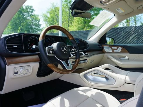 Used 2022 Mercedes-Benz GLS 450 4MATIC image 21