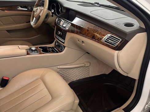 Used 2012 Mercedes-Benz CLS 550 4MATIC image 32